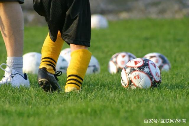 菲律宾财长香港招商后拒绝中方贷款，经济危机加剧
